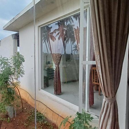 Shi'S Unique & Private 180 Degree Glass House In Pollāchi Esterno foto